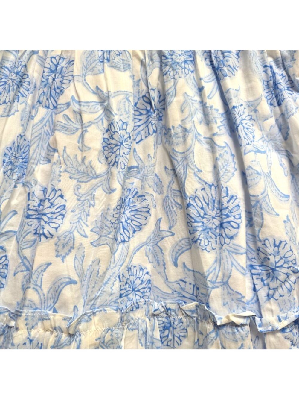 J. Marie Womens Maxi Dress Sz M Blue & White Floral Smocked Maxi 100% Cotton EUC - Picture 10 of 10
